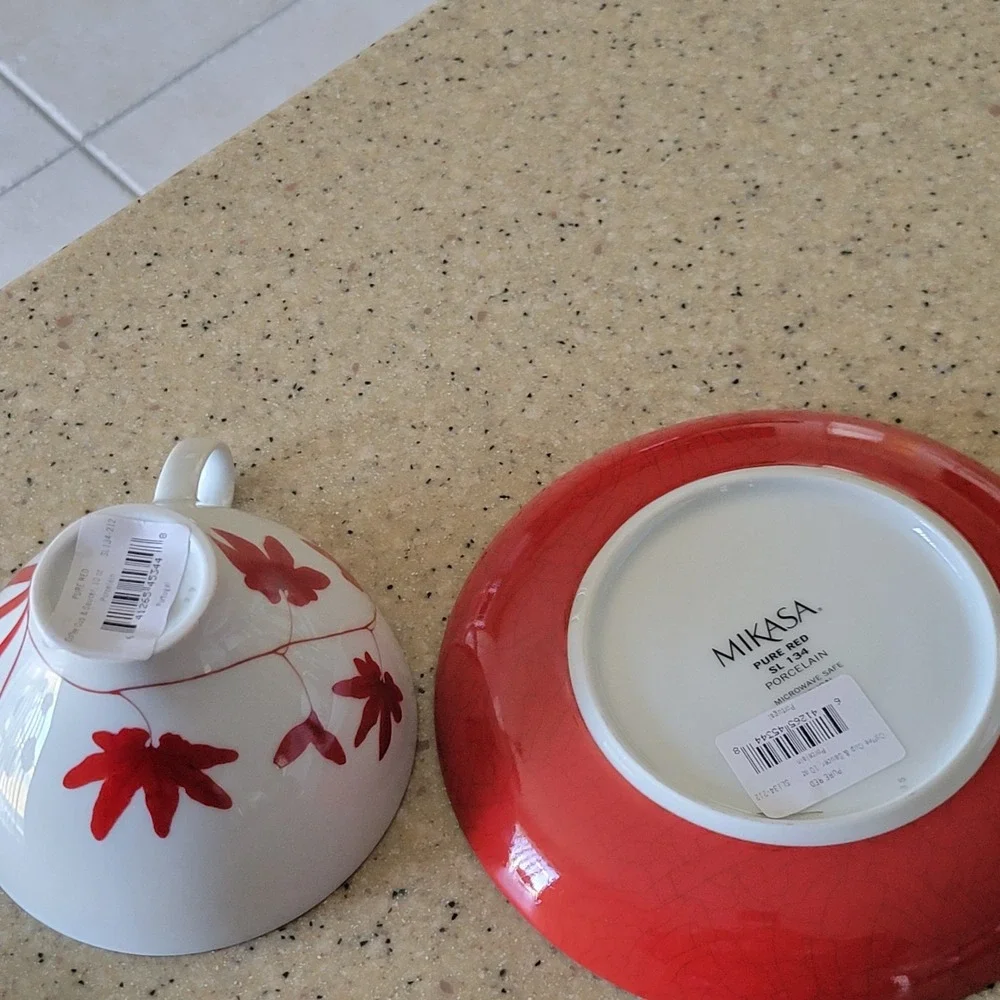Mikasa Porcelain Pure Red Collection SL 134 10 oz Coffee Cup & Saucer Set DAMAGE